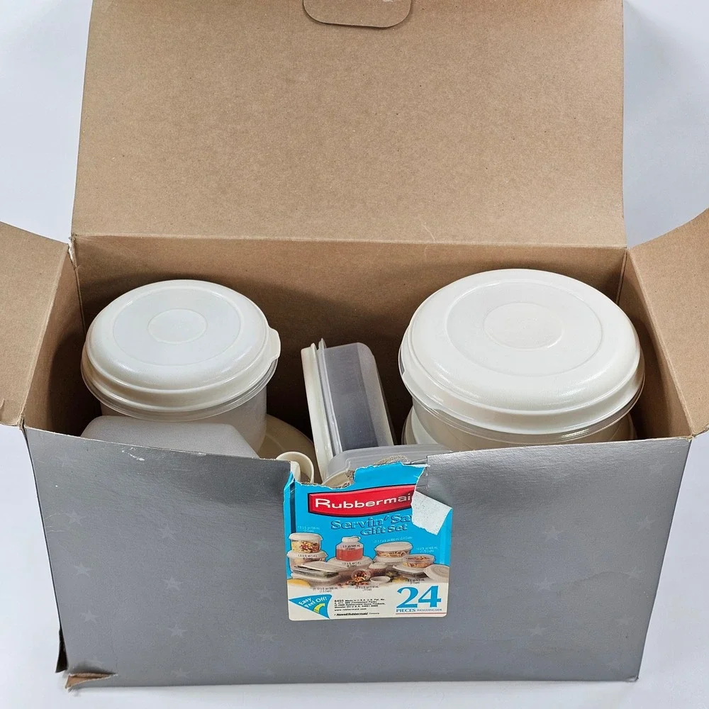 Vintage NEW Rubbermaid Servin Saver 24 Piece Food Storage Set 8455 Almond Lids